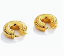 Load image into Gallery viewer, The Rippled Hoops