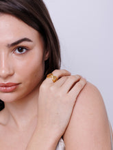 Load image into Gallery viewer, The Riley Buckle Ring