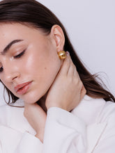 Load image into Gallery viewer, The Layla Small Hoops