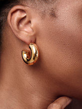 Load image into Gallery viewer, The Roxanne Hoops
